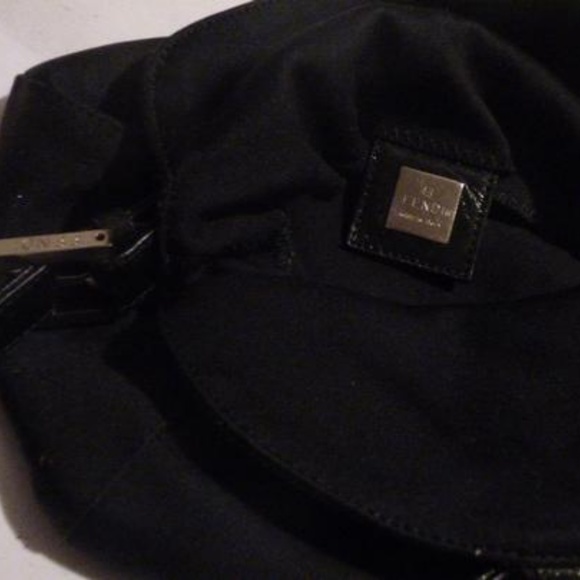 FENDI Black Wool and Leather Hobo Shoulder - Picture 3 of 8